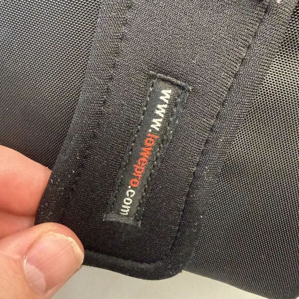 LowePro Edit 110 Protective Camera Bag Padded Carrying Case Black 8x6x4 EUC